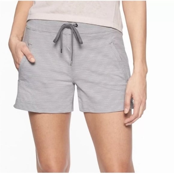 Athleta Modern Metro Grey Striped Shortie Athletic Shorts Size Medium - Picture 1 of 8